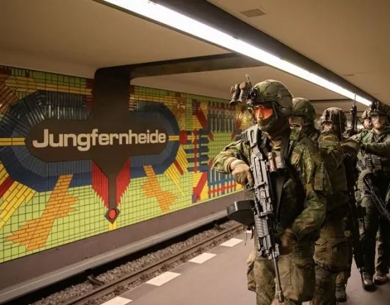 «Τύμπανα πολέμου» στην Ευρώπη: Προετοιμασία για σύρραξη με Ρωσία