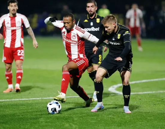 Άρης – Ολυμπιακός 0-0: Ισοπαλία χωρίς γκολ στο «Βικελίδης», δύο αποβολές