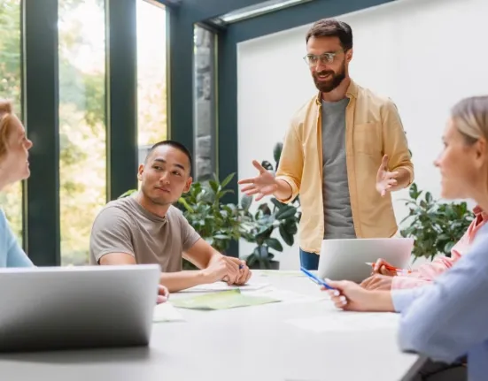 Απλές αλλά ισχυρές: 10 καθημερινές κινήσεις που σε κάνουν αξέχαστο στους άλλους