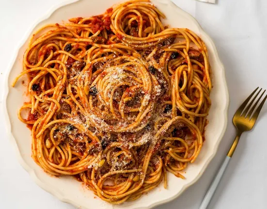 Πώς να φτιάξετε την αυθεντική ναπολιτάνα: Υλικά, χρόνος, βήμα-βήμα