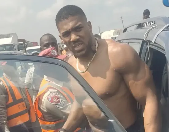 Θανατηφόρο τροχαίο στη Νιγηρία: Σε σοκ ο Άντονι Τζόσουα – Νεκροί δύο στενοί φίλοι του