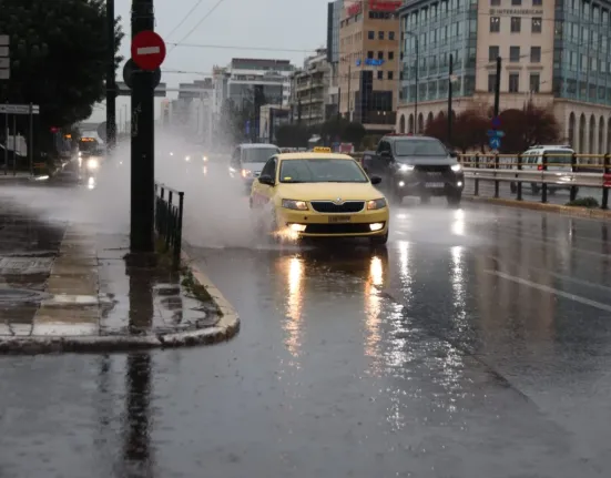 Συναγερμός 112 στην Αττική: «Περιορίστε τις μετακινήσεις σας» – SOS  για σφοδρές καταιγίδες και θυελλώδεις ανέμους