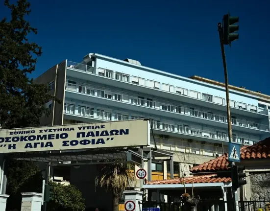 Συναγερμός στο Παίδων: Διασωληνωμένο 4χρονο αγόρι με γρίπη – Υπέστη ανακοπή πριν τη διακομιδή του