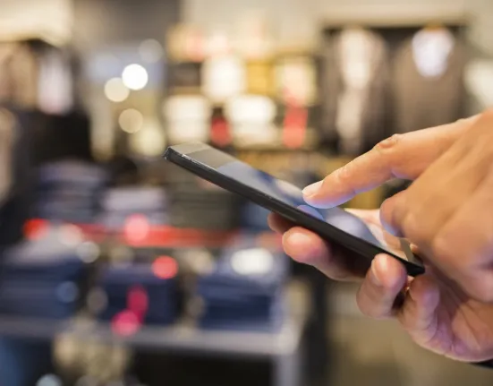 Smartphones και Laptops: Γιατί έρχονται «τσουχτερές» αυξήσεις τιμών μέσα στο 2026 – Ο ρόλος της Τεχνητής Νοημοσύνης