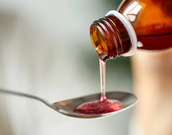 Επείγουσα οδηγία ΕΟΦ: Προσοχή σε γνωστό σιρόπι για βρέφη – Κίνδυνος για σοβαρές παρενέργειες