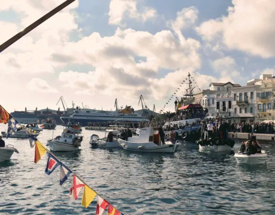 Χρόνια Πολλά! Ποιοι γιορτάζουν σήμερα 6 Ιανουαρίου - Το βαθύτερο νόημα των Θεοφανίων