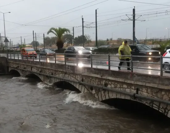 Εφιαλτικές προβλέψεις για την Αττική – «Φούσκωσε» ο Ιλισσός, έρχεται νερό 2 μηνών σε λίγες ώρες