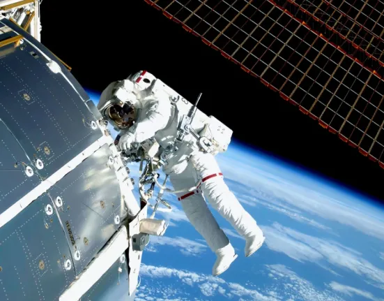 Διάστημα: Ιοί που εκπαιδεύτηκαν στον ISS επέστρεψαν στη Γη ως «υπερ-φονιάδες» βακτηρίων