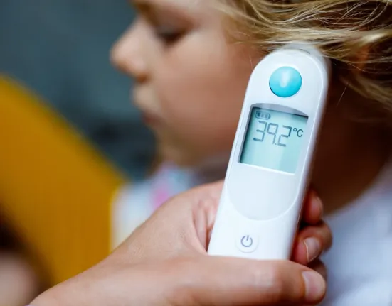 Συναγερμός στα νοσοκομεία: «Σαρώνουν» γρίπη και ιώσεις – Τα 2 κρίσιμα συμπτώματα που δεν πρέπει να αγνοήσετε