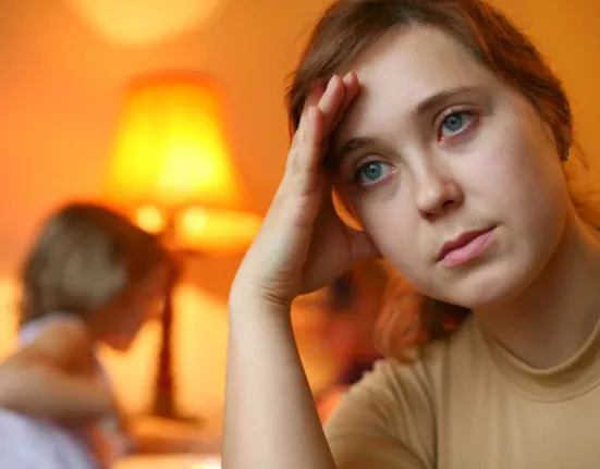 Decision Fatigue: Γιατί νιώθεις εξαντλημένος ενώ δεν έκανες χειρωνακτική δουλειά; Το κόλπο του Μαρκ Ζούκερμπεργκ