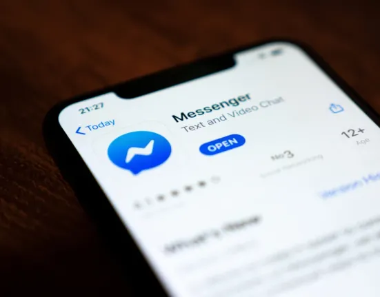 Messenger: Η «κρυφή» ρύθμιση που ρουφάει τη μπαταρία του κινητού σας – Πώς να την απενεργοποιήσετε