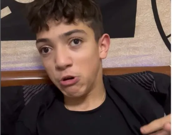 Ρουμανία: Το συγκλονιστικό μήνυμα του μικρού Γιάννη – «Όσο ανασαίνει η κερκίδα, θα είστε εδώ»