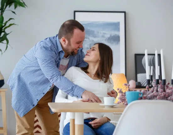 Το μυστικό των 2 δευτερολέπτων που «σώζει» τη σχέση σου: Το απλό τεστ που δείχνει αν θα μείνετε μαζί ή θα χωρίσετε