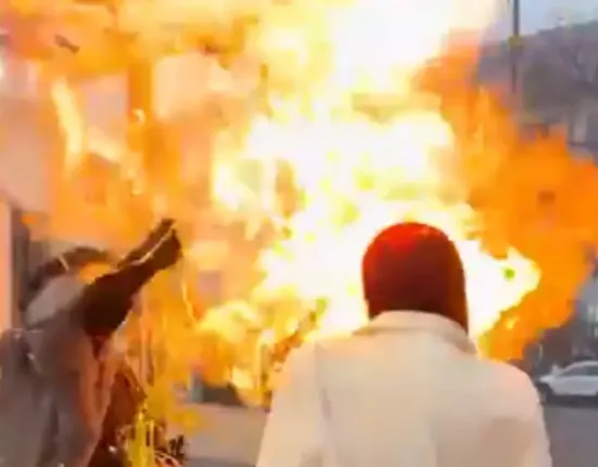 Τρόμος σε Γενέθλια – Η Στιγμή που η Τούρτα Μετατρέπεται σε «Πύρινη Μπάλα»