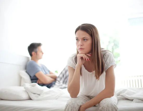 Το «αόρατο» σημάδι που προβλέπει διαζύγιο με ακρίβεια 87%: Η συμπεριφορά που «δηλητηριάζει» τα πάντα