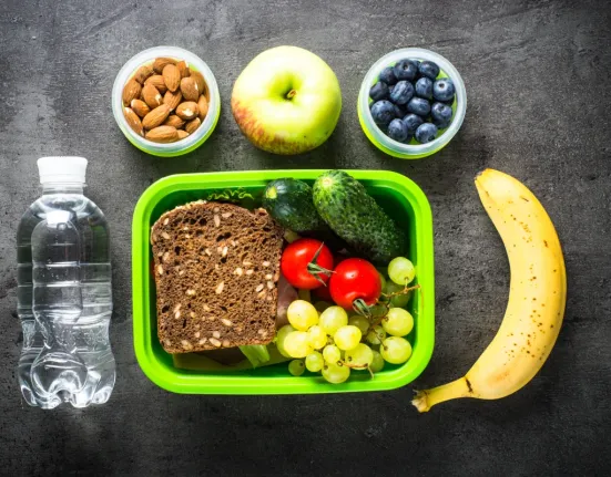 Σχολικό κολατσιό με λιγότερα από 2 ευρώ την ημέρα: 5 έξυπνα hacks για να γλιτώσετε 100€ το μήνα