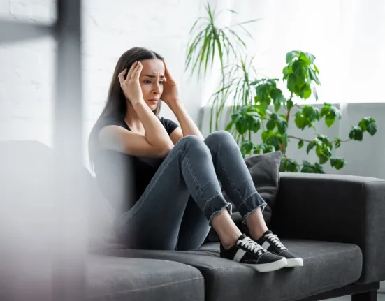 5 «τοξικές» φράσεις που λέτε στον εαυτό σας και καταστρέφουν την ψυχολογία σας – Πώς να τις αλλάξετε