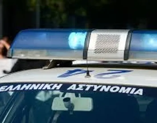 Χαλκιδική: Μετωπική βαν με σχολικό λεωφορείο στο Παλαιοχώρι – Τρεις τραυματίες