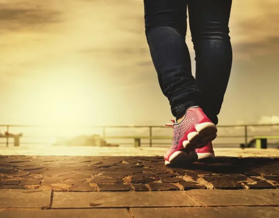 Η δύναμη των 5 λεπτών: Πώς μια μικρή αλλαγή στην καθημερινότητα μειώνει τους πρόωρους θανάτους κατά 10%