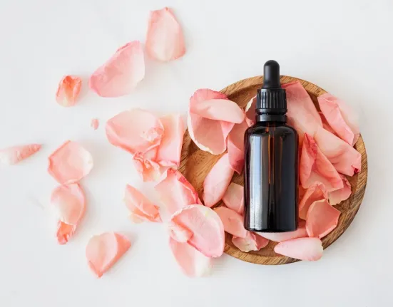 Αμυγδαλέλαιο: Πέντε βασικές χρήσεις για την ομορφιά σας