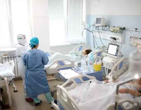 ΕΟΔΥ: 15 Θάνατοι από Γρίπη σε μία Εβδομάδα – Στο «μικροσκόπιο» η Παραλλαγή XFG του COVID-19