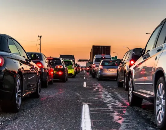 Κίνηση στην Αθήνα: Οδικές προκλήσεις για το τριήμερο