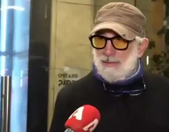 Ο Πέτρος Φιλιππίδη σε σπάνια εμφάνιση: «Ήρθα να καμαρώσω τον γιο μου»