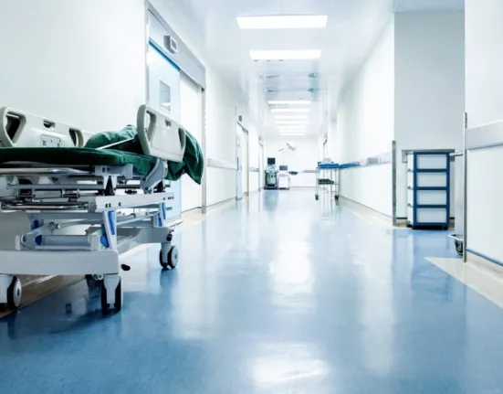 Τραγωδία στη Βάρη: Νεκροί από ηλεκτροπληξία δύο νεαροί άντρες