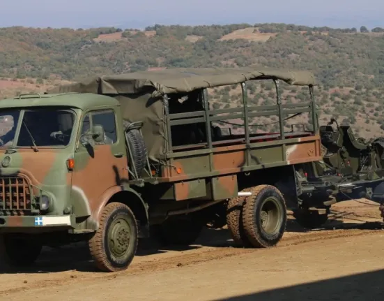 Τροχαίο ατύχημα με στρατιωτικό όχημα στον Έβρο: Εκτροπή «Steyr» στην Ορεστιάδα