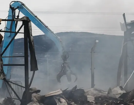 Βιολάντα: Πολύμηνη διαρροή «έπνιγε» το εργοστάσιο – Εργαζόμενοι έκλειναν τη μύτη τους από τη μυρωδιά πριν την έκρηξη