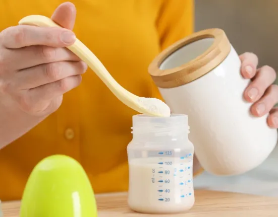 Βρεφικό γάλα: Έως και 213% ακριβότερο στην Ελλάδα – «Φωτιά» οι τιμές και το 2026