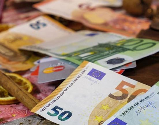 Συντάξεις: Αυξήσεις για 2,6 εκατ. συνταξιούχους – Ποιοι έχουν όφελος έως 700 ευρώ τον χρόνο