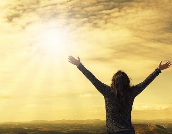 Αυτά είναι τα 4 ζώδια που λάμπουν μετά τα 50 – Η καλύτερη φάση της ζωής τους μόλις αρχίζει