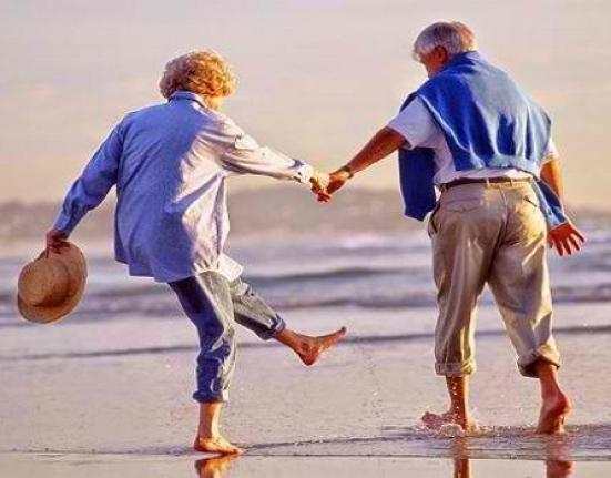 Δες τις 10 μικρές καθημερινές συνήθειες που αυξάνουν τις πιθανότητες μακροζωίας