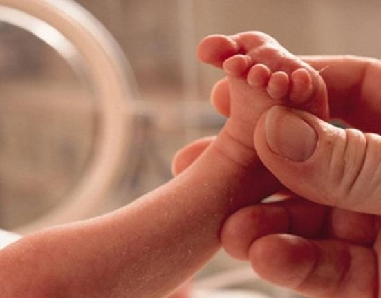 Ηράκλειο: Μωρό γεννήθηκε στη θέση του συνοδηγού – Η απίστευτη περιπέτεια ενός ζευγαριού καθ’ οδόν για το μαιευτήριο