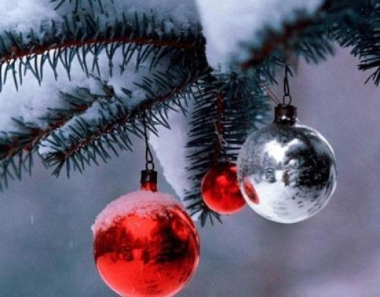 Αν στολίζεις νωρίς το σπίτι για τα Χριστούγεννα, η ψυχολογία λέει κάτι για εσένα