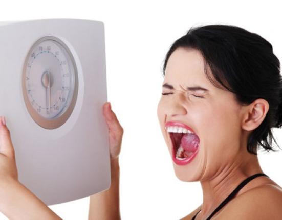 Νέα χρονιά, νέοι στόχοι: Πώς να χάσεις βάρος με 4 ρεαλιστικά βήματα