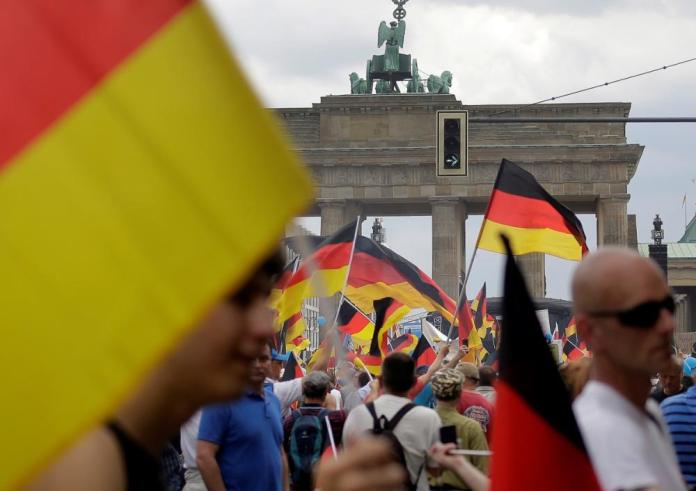 Ο εφιάλτης των νεοναζί πάνω από τη Γερμανία: Αποκαλυπτικό οδοιπορικό του BBC στους κύκλους της ακροδεξιάς