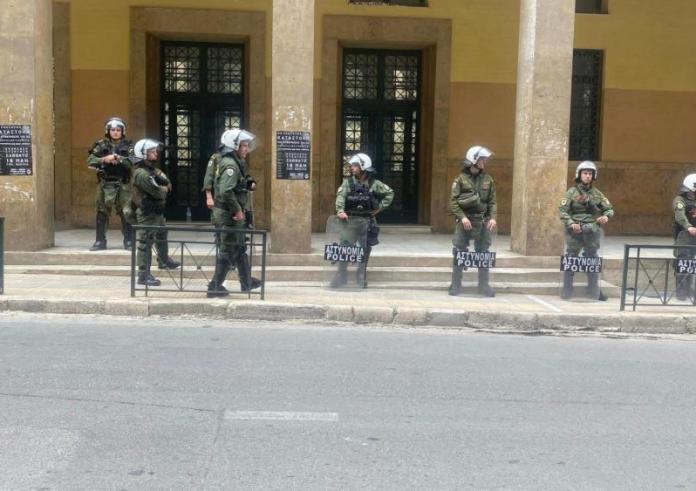 Νομική Αθηνών: 28 συλλήψεις από την επιχείρηση της ΕΛ.ΑΣ