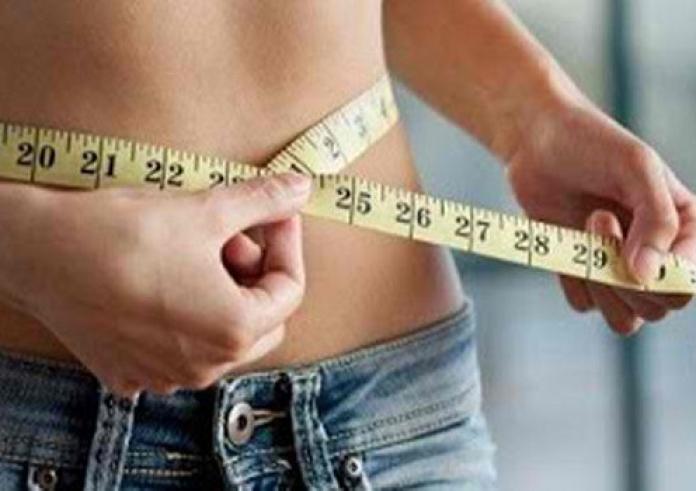 Αδυνάτισμα: Η απλή τεχνική για να χάσετε μισό κιλό την εβδομάδα χωρίς δίαιτα