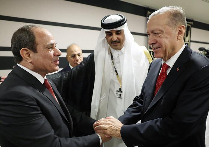 Ο Ερντογάν συναντήθηκε για πρώτη φορά με τον πρόεδρο Σίσι της Αιγύπτου