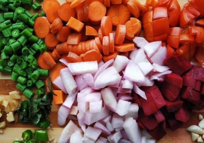 Τα λαχανικά που είναι καλύτερο να τα τρώτε μαγειρεμένα, παρά ωμά
