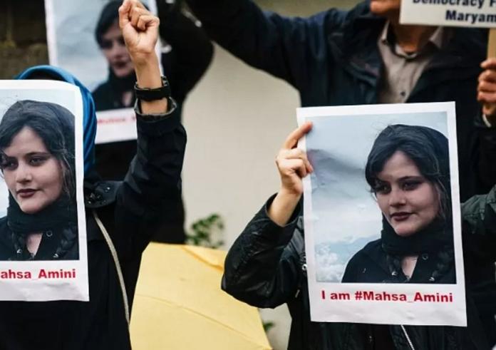 Μαχσά Αμινί: Ξεχειλίζει η οργή στο Ιράν - Ξεσπά ο πατέρας της,  Δεν έχω ιδέα τι της έκαναν