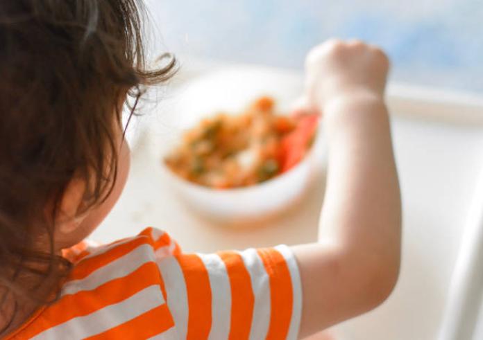 Συμβουλές για γονείς: Πόσο κρέας πρέπει να τρώνε τα παιδιά