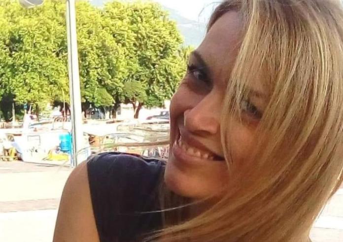 Λαμία: Σήμερα η κηδεία της 43χρονης μητέρας – Τίναζε το χαλί και έπεσε από τον 5ο