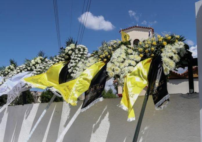 Ελευσίνα: Το τελευταίο αντίο στον Μιχάλη Κατσουρή τον 29χρονο που δολοφονήθηκε στη Νέα Φιλαδέλφεια