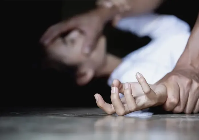 Ενδοοικογενειακή βία: «Μου είπαν ότι δεν ξέρουν τι πρέπει να κάνουν» – Νέες καταγγελίες για την αδράνεια της Αστυνομίας