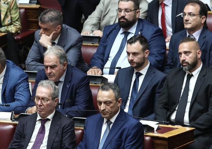 Σπαρτιάτες: Έντεκα βουλευτές και ο Κασιδιάρης θα δικαστούν για εξαπάτηση εκλογέων στις 19 Ιουνίου