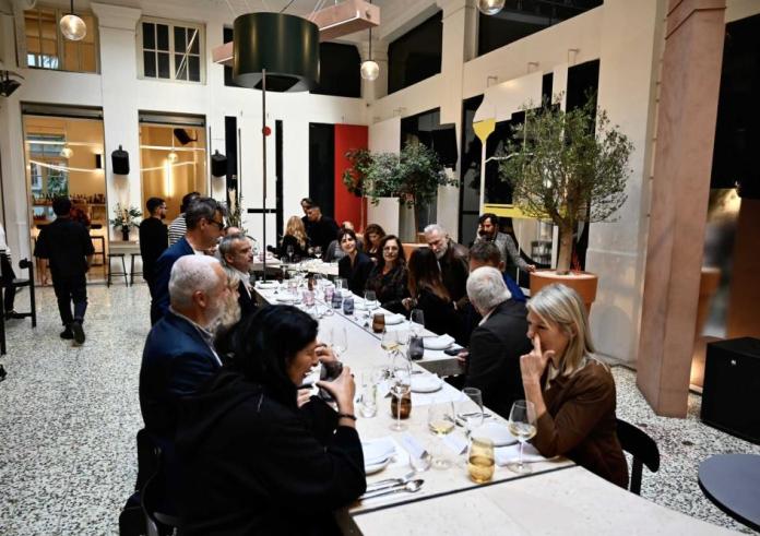 Μόνικα Μπελούτσι και Χάρις Αλεξίου σε ένα γεύμα απόλαυση στην Θεσσαλονίκη