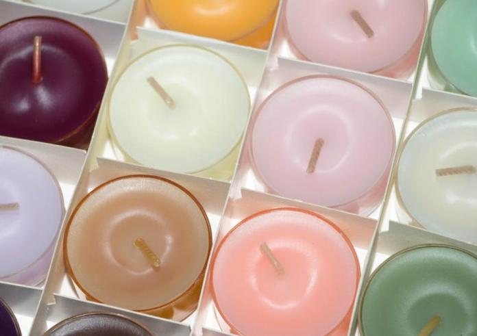 Αρωματικά κεριά: Οι κίνδυνοι για την υγεία μας από τη χρήση τους – Ο ειδικός προειδοποιεί